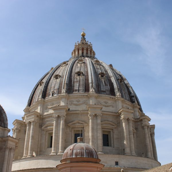 Il-Knisja bikrija ma kinitx il-Knisja Kattolika Rumana