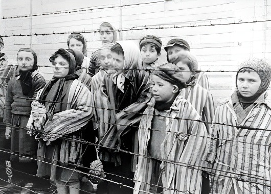 Auschwitz u s-Silenzju t’Alla